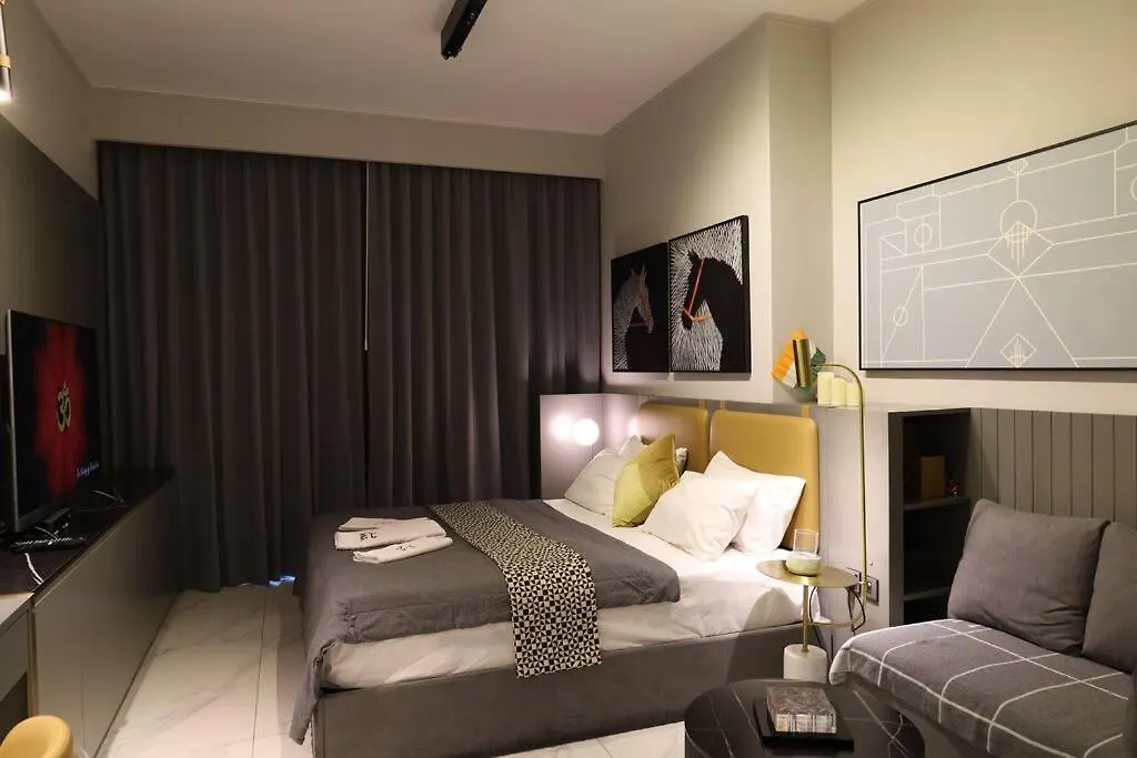 Mag 318 Downtown Superior Elegant Studio Lake View By Dolphinsuites Dubai United Arab Emirates