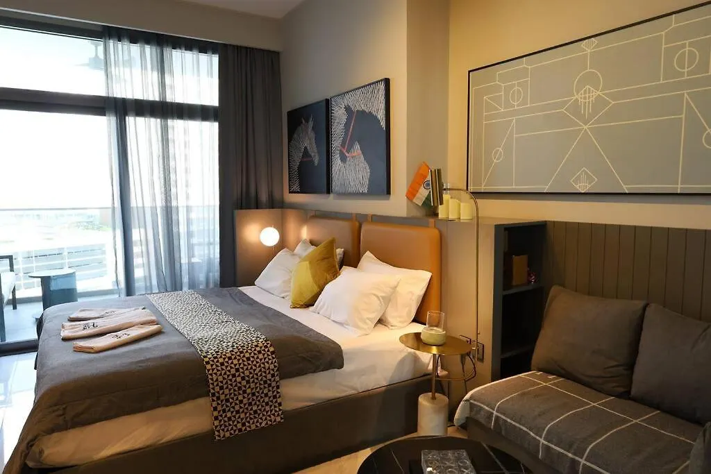 Apartment Mag 318 Downtown Superior Elegant Studio Lake View By Dolphinsuites Dubai