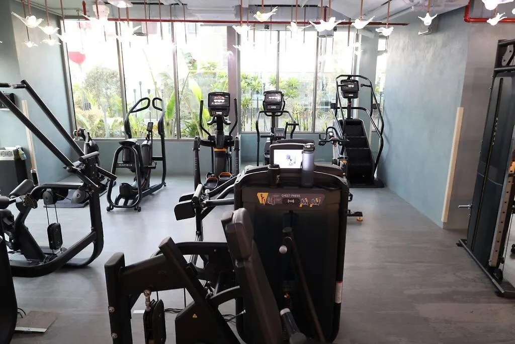 Mag 318 Downtown Superior Elegant Studio Lake View By Dolphinsuites Dubai United Arab Emirates