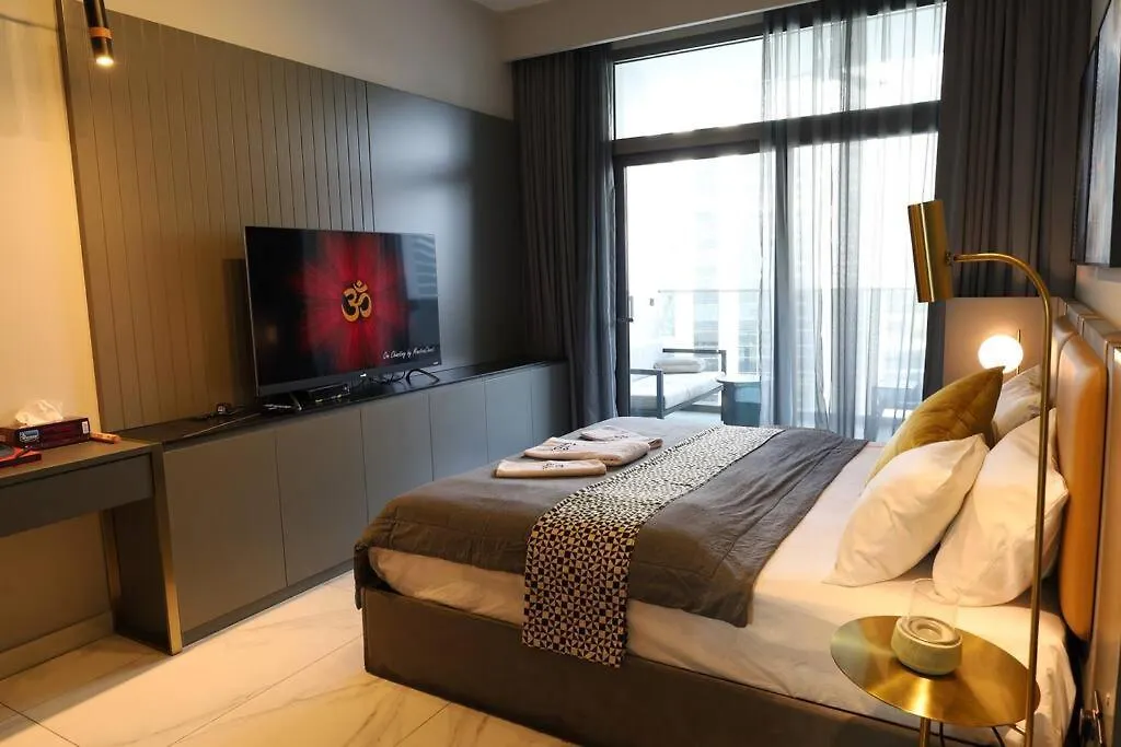 Apartment Mag 318 Downtown Superior Elegant Studio Lake View By Dolphinsuites Dubai Vereinigte Arabische Emirate