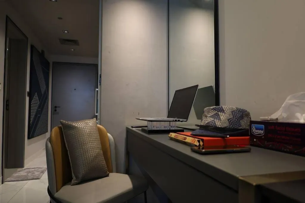 Apartment Mag 318 Downtown Superior Elegant Studio Lake View By Dolphinsuites Dubai