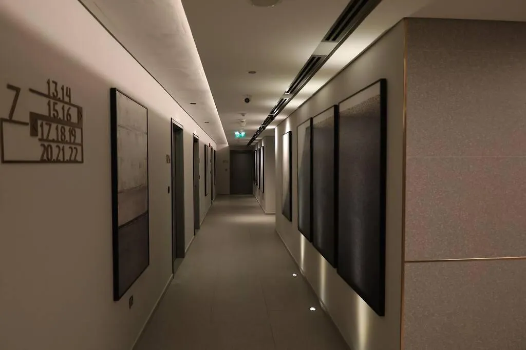 Daire Mag 318 Downtown Superior Elegant Studio Lake View By Dolphinsuites Dubai Birleşik Arap Emirlikleri